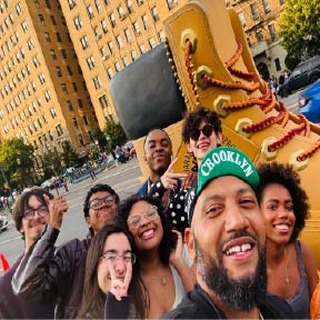 Professor Justice Whitaker and a few excited Pratt Film/Video students enjoyed the Timberland "Advice of an Icon" event at Brooklyn Museum on Tuesday. It was a blast to be there for the Q&A event with the always iconic Spike Lee! @brooklynmuseum @justice512k @prattfilm_video