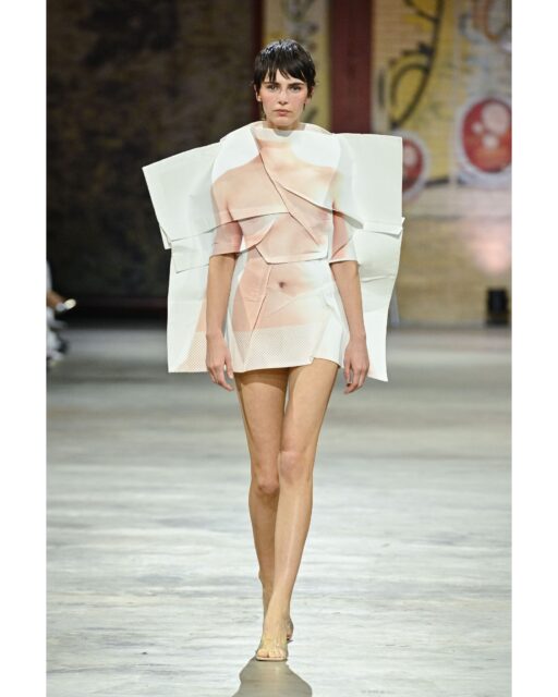 Fashion Design BFA, Fashion Show 2026
Packing and Unpacking by Xingyi Liu @xingyi_liumowang

Packing and Unpacking explores the fragile idea of “home” through constant movement, transition, and relocation. Inspired by everyday packing materials—cardboard boxes, vacuum-sealed compression, and protective wrapping—the collection transforms familiar objects into sculptural garments.
Exaggerated silhouettes, body-print linings, and transformable constructions create a tension between packing and unpacking, protection and restriction. Clothing becomes both container and compression device, balancing humor with quiet pressure.
Embracing imperfection and instability, the collection captures the chaotic moment before order is restored.

@prattinstitute @pratt_sod @prattfashion