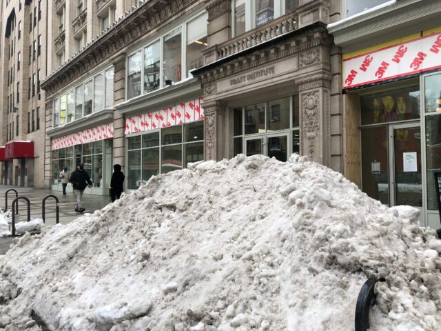 This may be a good time to become familiar with Pratt's Weather Policy, which provides details on what to expect in a weather condition. Link available in our bio.

Image: Pratt Manhattan on 14th Street, February 2021.