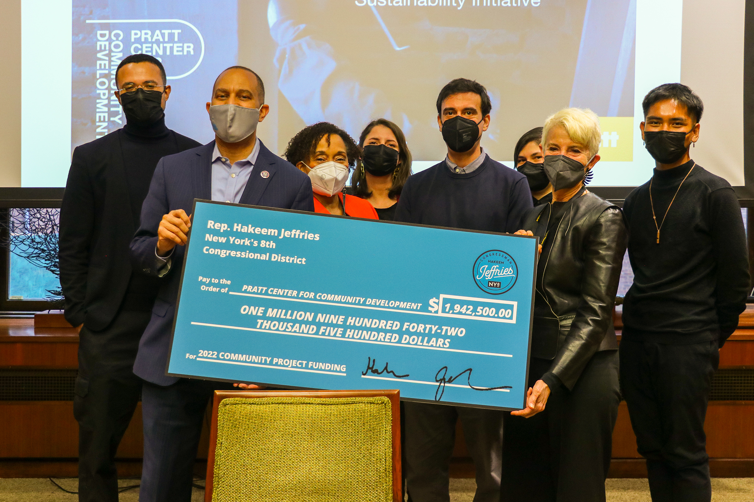 Congressman Hakeem Jeffries with President Bronet, Pratt Center and community partners