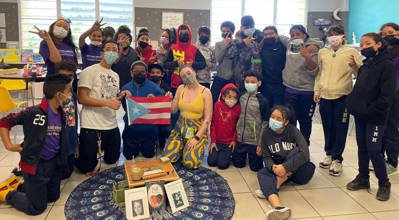 Taller Dos (children ages 9-12 years old) at Inés María Mendoza school with Pratt students Kalen Crowell and Felix Lugo (photo by Borinquen Gallo)