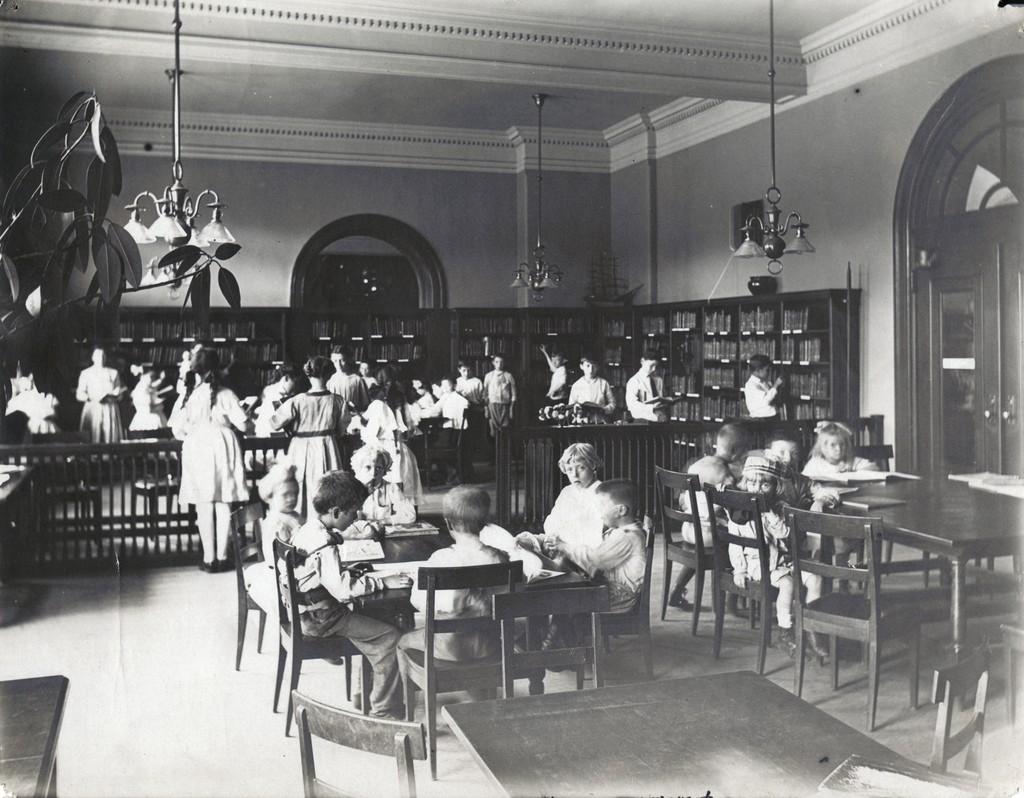 The children’s room in the Pratt Institute Library (c. 1910, courtesy Pratt Institute Archives Photograph Collection)