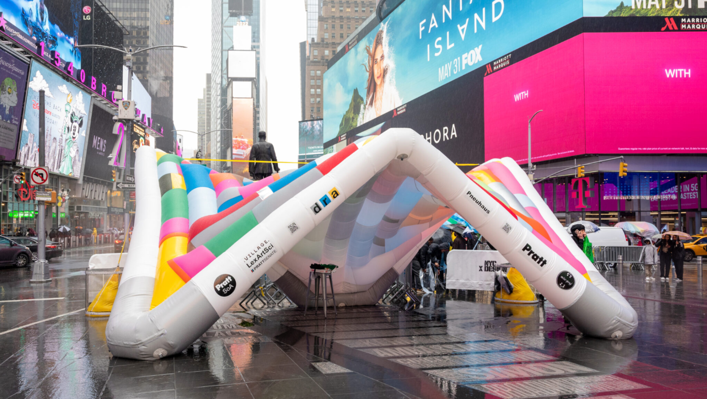 inflatable object, structural, in times square