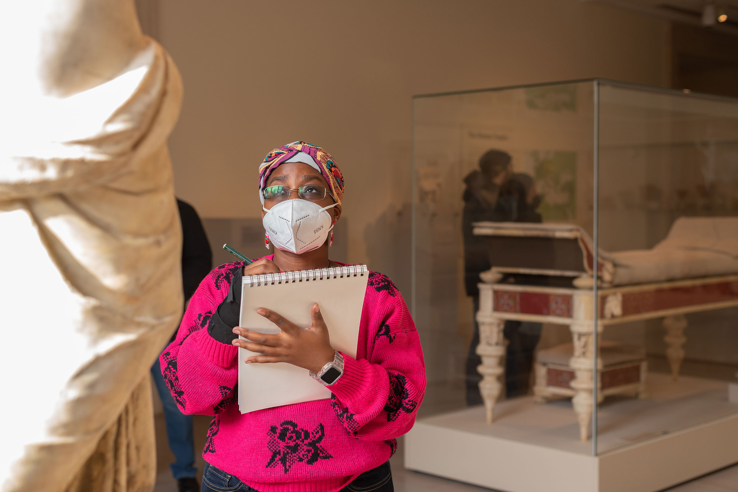 The Visualization and Representation Foundations class at the Metropolitan Museum of Art (photo by Jordan Anna Torres, BFA Photography ’25)