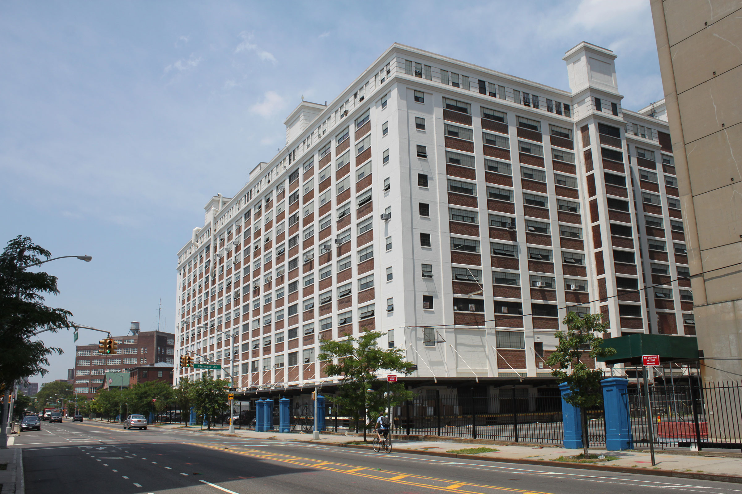 Building 3 at the Brooklyn Navy Yard where the Research Yard of Pratt Institute, City Tech, and the Brooklyn Navy Yard will be housed (photo by Joseph/Flickr)