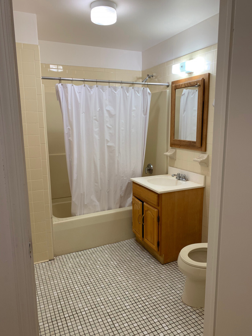 Grand Avenue Residence's bathroom.