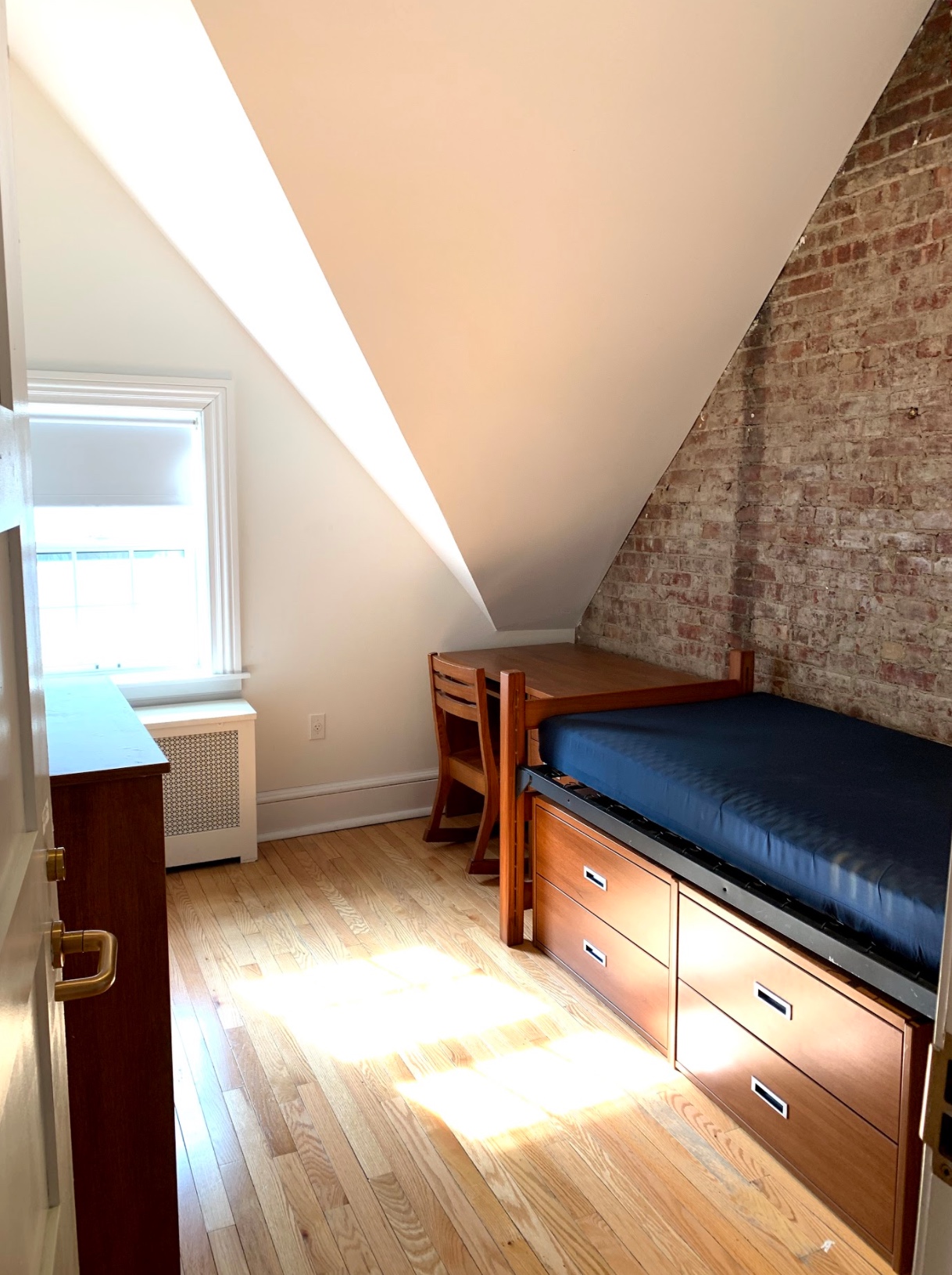 The Townhouses' single room.