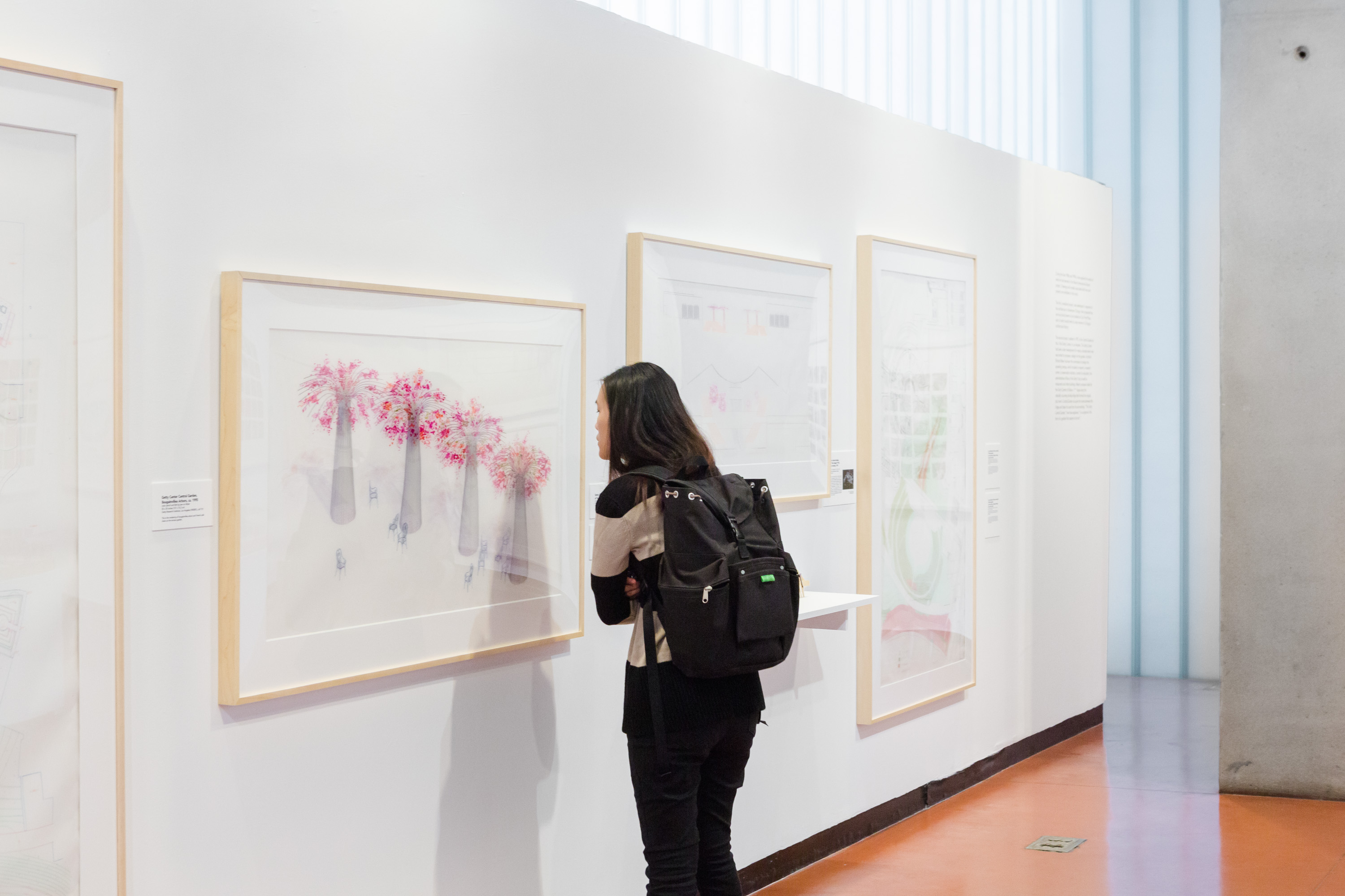 Student at the Robert Irwin exhibition