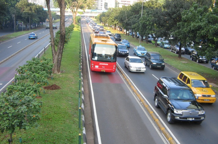 Dedicated, physically protected bus lanes help put the ï¿½rapidï¿½ in Bus Rapid Transit.