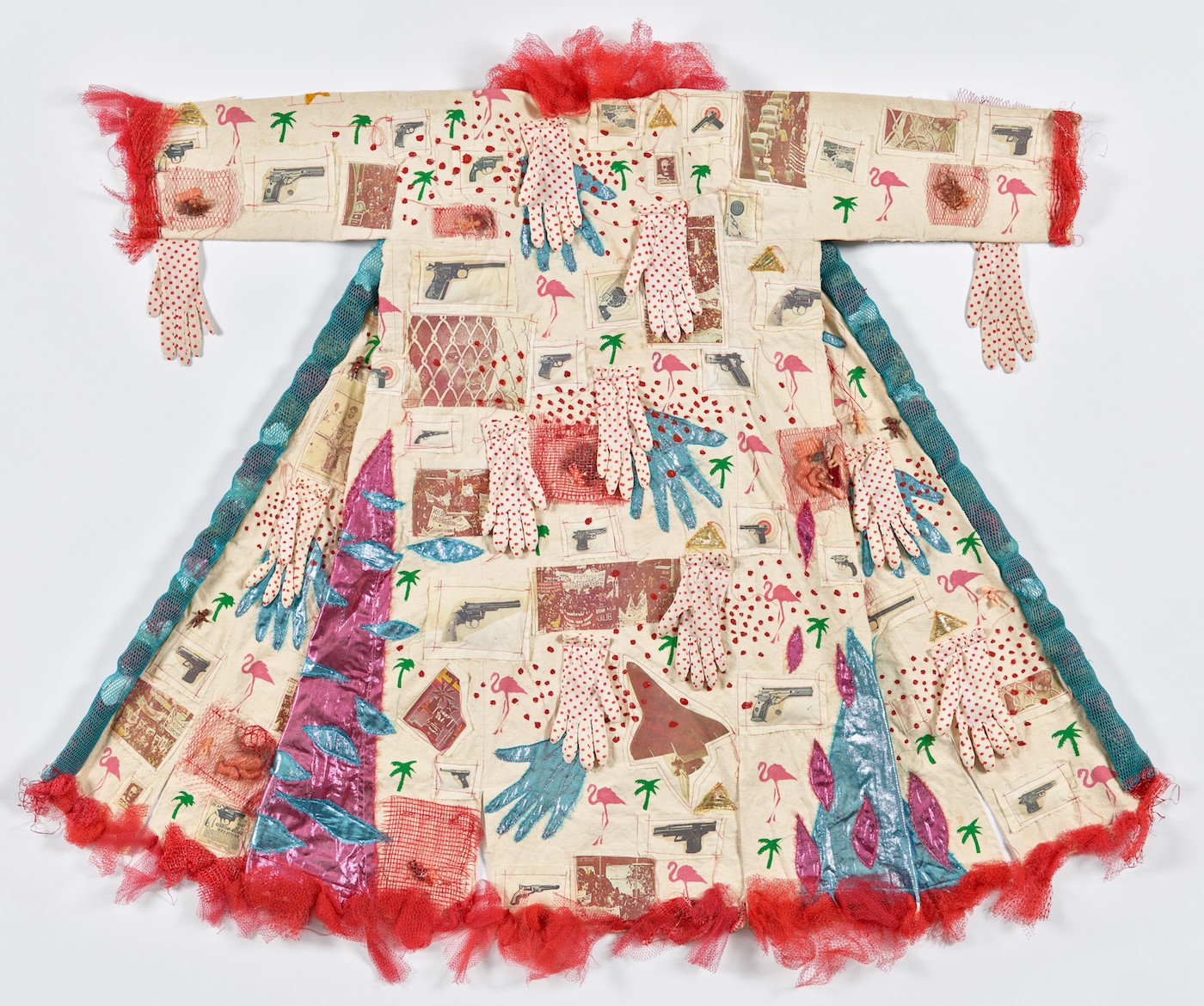 Dina Knapp, “See It Like a Native: History Kimono #1” (1982), painted, appliquéd, and Xerox-transferred cotton, polyester, plastic, and paper (courtesy Philadelphia Museum of Art, promised gift of Julie Schafler Dale Collection)